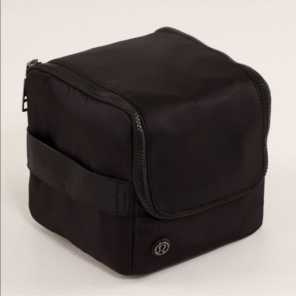 ISO Lululemon Shower Sink travel kit